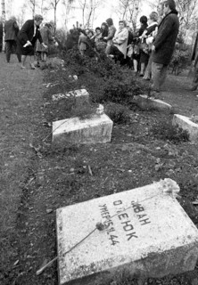 These woman and men celebrated International Women's Day in Rheinhausen on 8 March 1972 by paying tribute to the Soviet dead of the Second World War and Nazi victims at the cemetery
