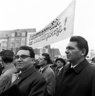 The Congress Emergency of Democracy was a first significant manifestation of trade unions and other democratic forces against the emergency laws on 30. 10. 1966 at the Roemer in Frankfurt/M