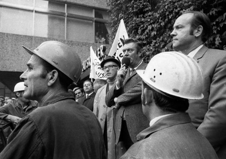 On 4 October 1971