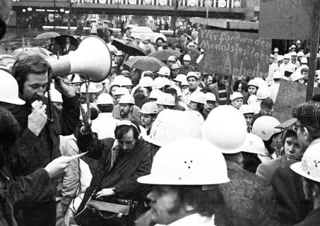 With a spontaneous strike and demonstration