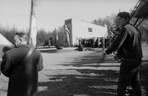 Good Friday 1945 the forest in Rombergpark was a place of crime. The commemoration of the Nazi crimes here on 23. 3. 1967 in Dortmund Bittermark a demonstration against neo-Nazism