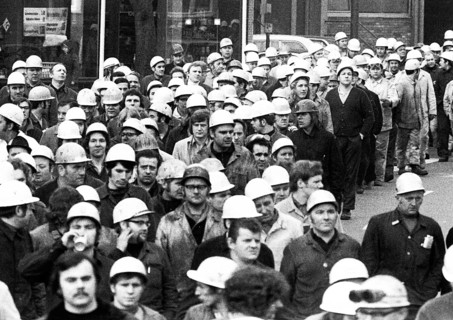 About 4000 steelworkers of Hoesch AG Westfalenhuette demonstrated on 14 January 1972
