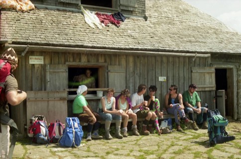 Breganz. Mountain hikers of a German hiking group on a hut hike in the Silvretta on 10. 8. 1990