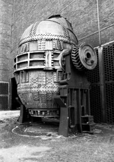 The Oxygen steelworks Phoenix of Hoesch AG on 25. 7. 1973 produced steel. Today the former steelworks is an amusement park on Lake Phoenix in Dortmund-Hoerde. Former Dirt Slinger: Thomasbirne