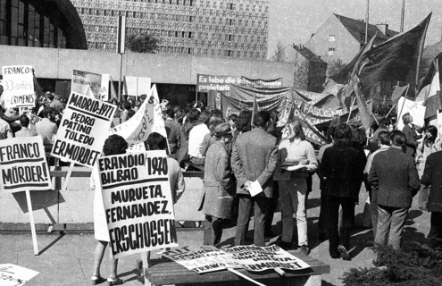 Spanish guest workers and German students demonstrated for victims of Franco dictatorship in Dortmund city centre on 25. 3. 1972