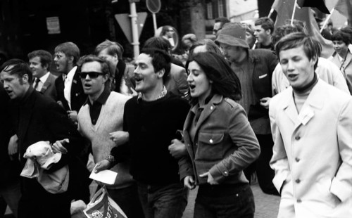 Many thousands of people gathered in Bonn on 11. 5. 1968 for the March on Bonn to protest against the emergency laws