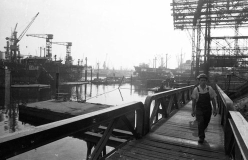 Work at the Port of Hamburg and Howaldtswerke Hamburg