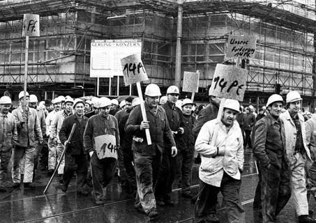 With a spontaneous strike and demonstration