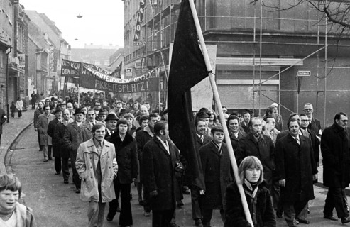 A workers' meeting in the wash-house of the Monopol colliery on 18 November 1973 in Kamen was replaced by a demonstration against the closure of the colliery