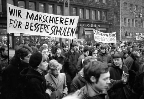 Students in the Ruhr area in the years 1965 to 1971 demonstrated in the Ruhr cities of Dortmund