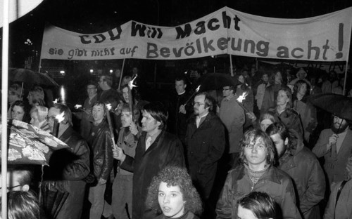 Supporters and friends of the SPD/FDP government coalition demonstrated in Bonn on 26 April 1972 with a torchlight march and rally in favour of the government and the ratification of the Eastern treat...