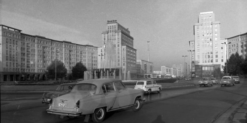 The picture was taken in the years 1965 to 1971 and shows a photographic impression of everyday life in this period of the GDR. Berlin