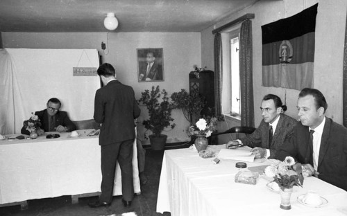 The picture was taken in the years 1965 to 1971 and shows a photographic impression of everyday life in this period of the GDR. District Halle People's Chamber Election
