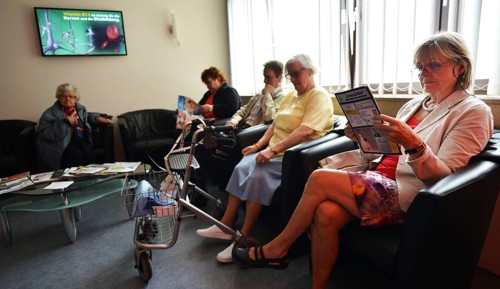 This internist in the centre of a larger city works mainly as a family doctor. The photo shows: Waiting room