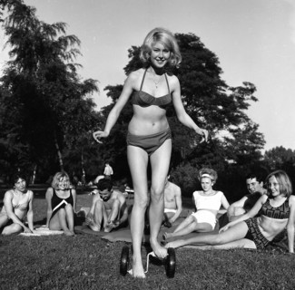 Shopping on Westenhellweg and leisure in Dortmund's open-air swimming pool with Twisty