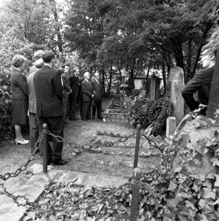 The shooting of Cologne sailors Max Reichspietsch and Albin Koebes on 5 September 1917 in Cologne-Wahn for mutiny prompted youth associations to protest and lay a wreath in commemoration after 50 year...