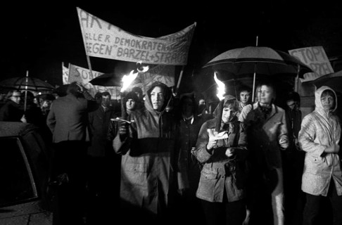 Supporters and friends of the SPD/FDP government coalition demonstrated in Bonn on 26 April 1972 with a torchlight march and rally in favour of the government and the ratification of the Eastern treat...