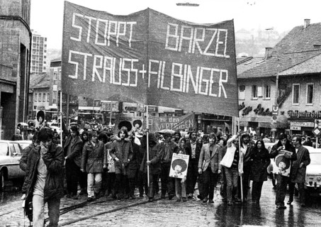 The peace movement's 1972 spring campaign addressed the public primarily with the demand for ratification of the Eastern treaties on 1. 4. 1972