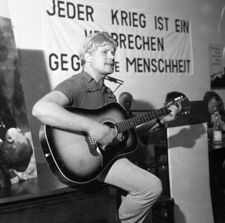 The anti-war day celebrated by trade unions and other democratic organisations was the day of Hitler's entry on 1. 9. 1939