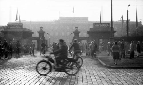 The picture was taken between 1965 and 1971 and shows a photographic impression of everyday life in this period of the GDR. Bitterfeld . Industrial complex