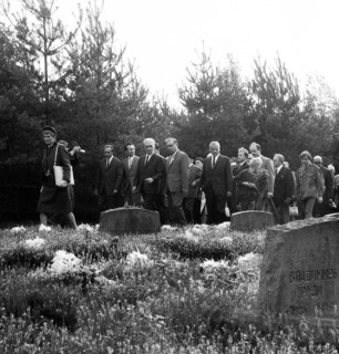 The traditional tribute to the dead Russians