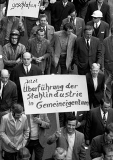 4000 workers of the steelworks Suedwestfalen AG took to the streets in Hagen on 4 October 1971 to protest for their jobs