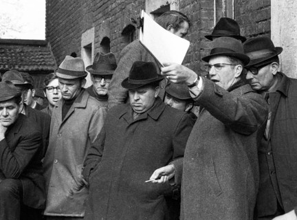 The auction of a farm on 2. 3. 1972 in the Muensterland in Ascheberg with all inventory and livestock