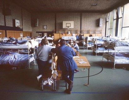 Gymnasium were also used. Immigrants and foreign refugees in North Rhine-Westphalia on 28. 10. 1988 in Unna-Massen. Since the sleeping accommodations were not sufficient