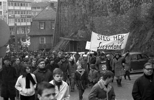 Several hundred demonstrators