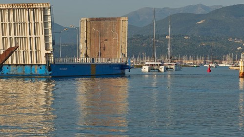 Open swing bridge