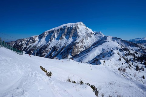 Mountain range with Hohes Brett mountain in winter