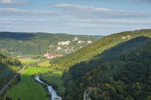 Panorama from Knopfmacherfelsen into the upper Danube valley