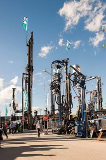 Rotary drilling rigs