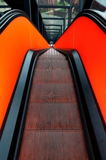 Escalator downwards