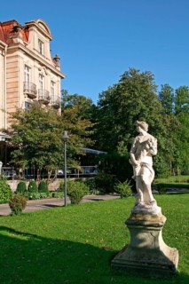 Statue