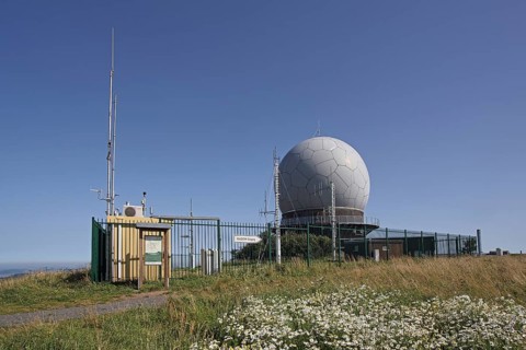 Radome sphere with measuring station