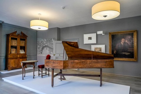 Haendel House