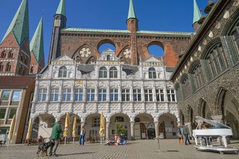 Renaissance dormer
