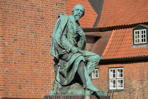 Monument to Emanuel Geibel