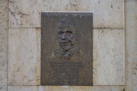 Commemorative plaque