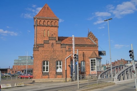 Bridge house at the swing bridge