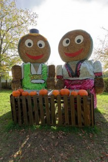 Couple made of straw bales