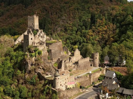 Ruin of the medieval Manderscheid Castle