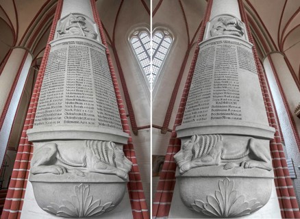 Columns with a memorial inscription of those killed in the First World War 1914-1918