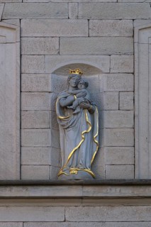 Sculpture of Maria Immaculata on a house facade around 1850