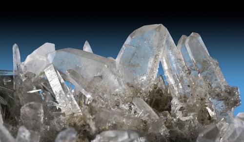 Quartz var. Japanese Twin
