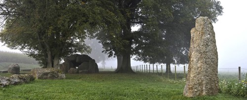 The Grand Dolmen de Weris in the mist