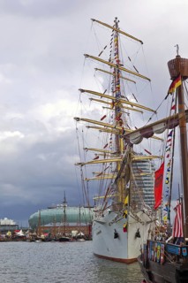 The Dar Mlodziezy in the harbour
