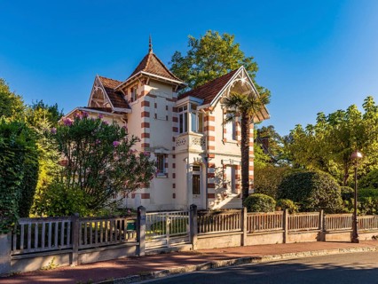 Belle Epoque villa in the Ville d'Hiver