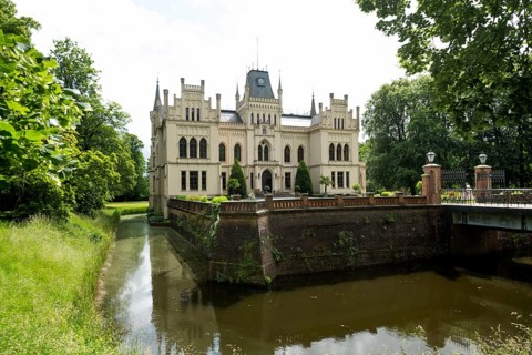 Moated castle and park